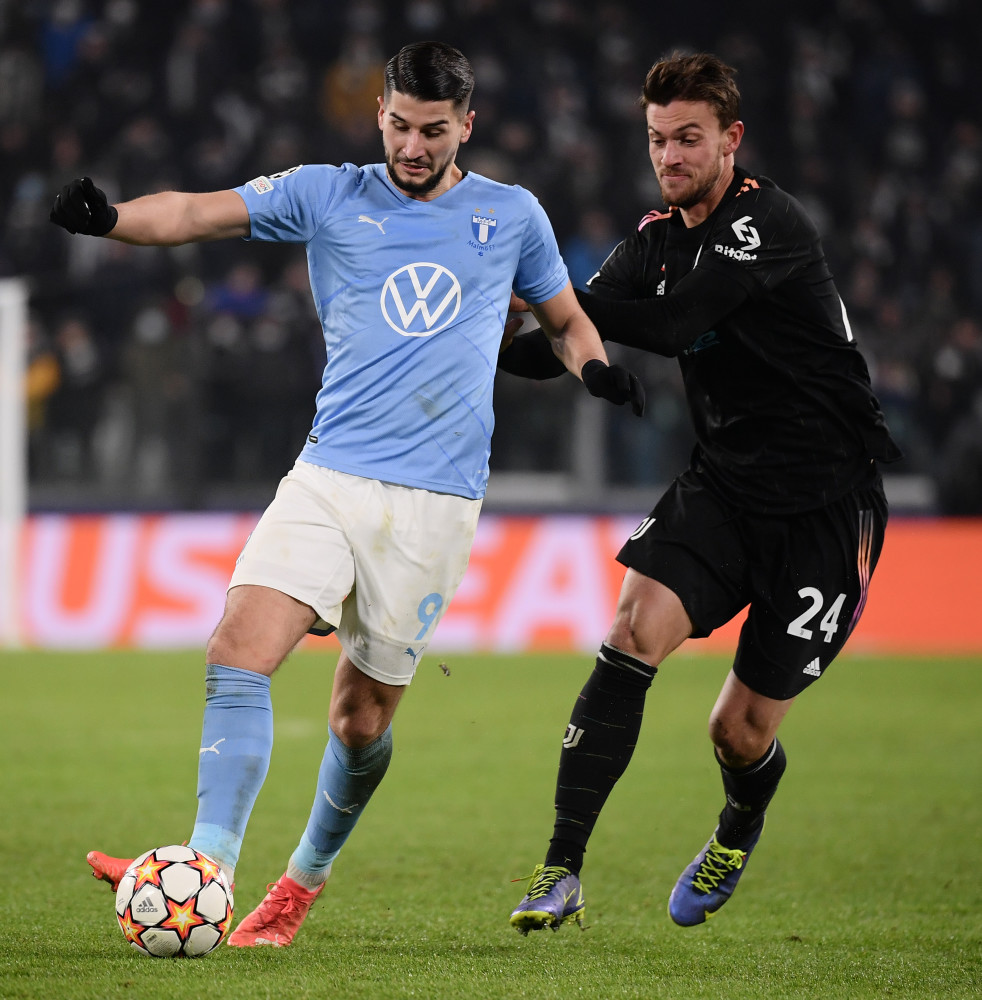 帽子戏法，莱万当选塞尔塔vs巴萨全场最佳（莱万戴帽，荣膺塞尔塔战巴萨全场最佳）