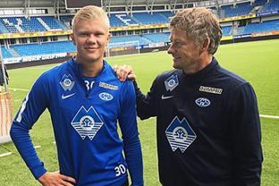 斯基拉：热刺对帕利尼亚的表现满意，他们准备与拜仁展开谈判（斯基拉：热刺对帕利尼亚表现满意，拟与拜仁开启商谈）