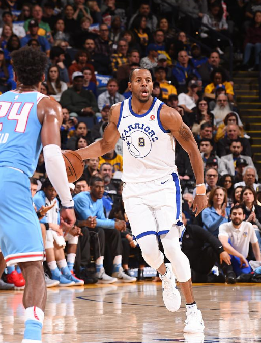 徐正源：看到中超排名低很伤心，我们应拯救中国足球的尊严（徐正源：中超排名落后让我心痛，必须捍卫中国足球的尊严）