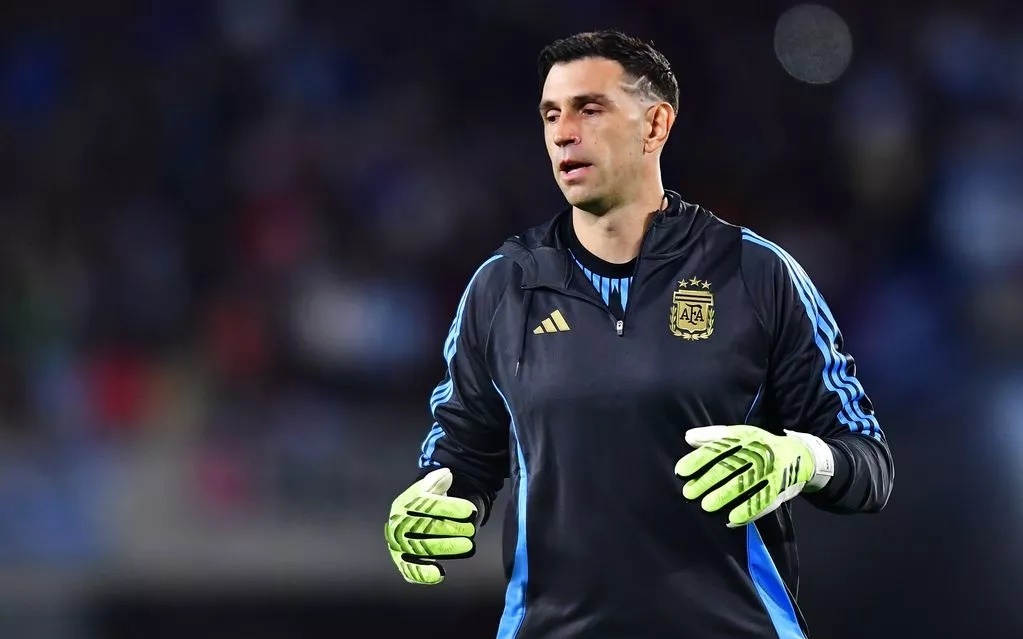 世纪级对决，两大球王又碰头（巅峰对决：两大球王再度相逢）