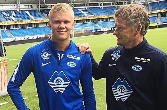 体坛记忆｜盘点NBA球星的大牌女粉丝，名气与财力丝毫不输自己的偶像（体坛回顾｜盘点追星NBA的女明星：名气与财力丝毫不逊偶像）