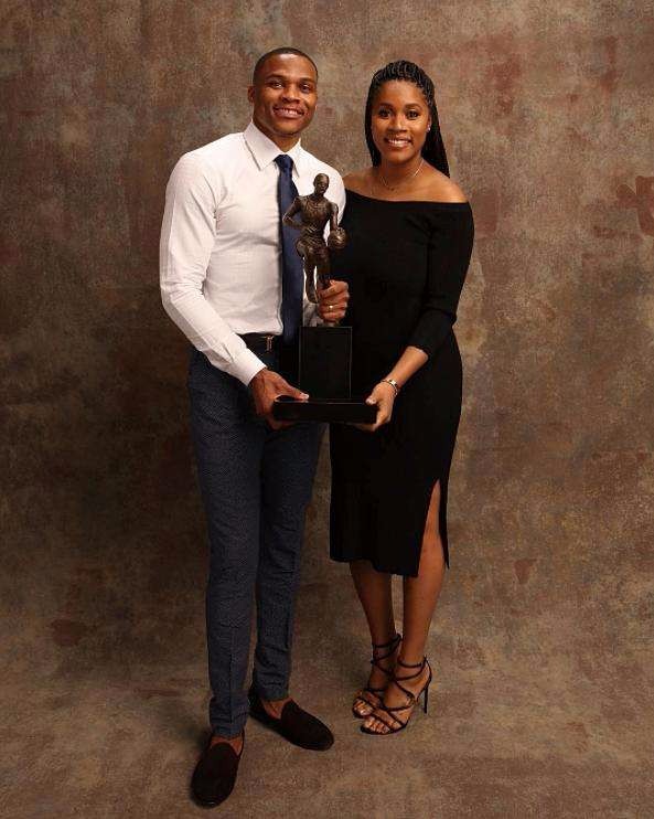 诺维奇主帅：阿杰伊很出色，尽管巴萨有兴趣但我们希望留住他（诺维奇主帅：阿杰伊表现出色，即便巴萨有意也希望将其留队）