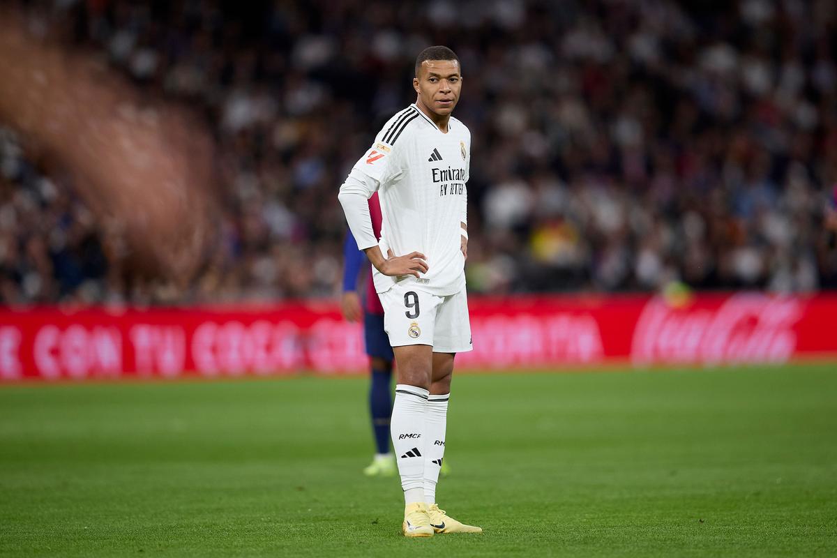 记者：米利唐左腿腘绳肌受伤，伤势令人担忧（记者：米利唐左腿腘绳肌受伤，伤情不容乐观）