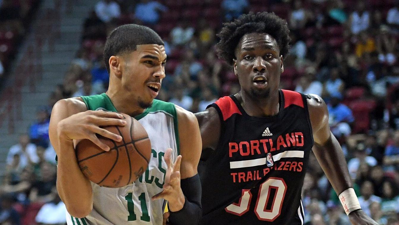 重回热刺主场并为个人壁画签名！孙兴慜：我感到无比荣幸（重返热刺主场为个人壁画签名，孙兴慜：倍感荣幸）