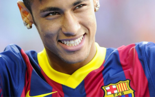 西班牙此前10次对阵乌拉圭5胜5平保持不败，打进16球丢8球（西班牙近10次对阵乌拉圭取得5胜5平不败战绩，共打入16球失8球）