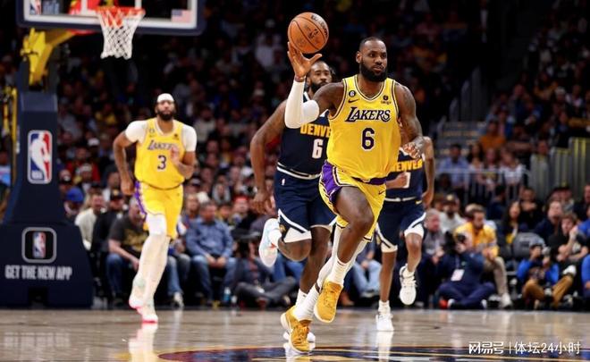 媒体人：许利民确定赵睿、周琦、雷蒙今晚比赛可以登场（记者：许利民确认赵睿、周琦、雷蒙今晚可出战）