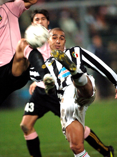 压力很大！利兹联要求法尔克率队击败切尔西或利物浦，否则将下课（压力山大！利兹联下通牒：法尔克须击败切尔西或利物浦，否则走人）