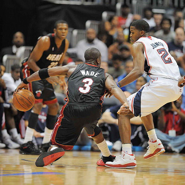 每体：梅西晚饭后去了诺坎普，今晨坐飞机前往国家队报到（每体：梅西晚餐后现身诺坎普，清晨乘机赴国家队报到）