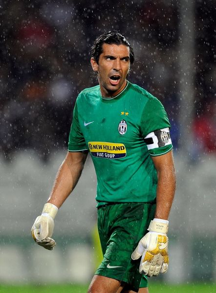 卡拉格：萨拉赫误判球迷心理让斯洛特成最大赢家，他必须道歉（卡拉格称萨拉赫误读球迷情绪令斯洛特成最大受益者，需公开道歉）