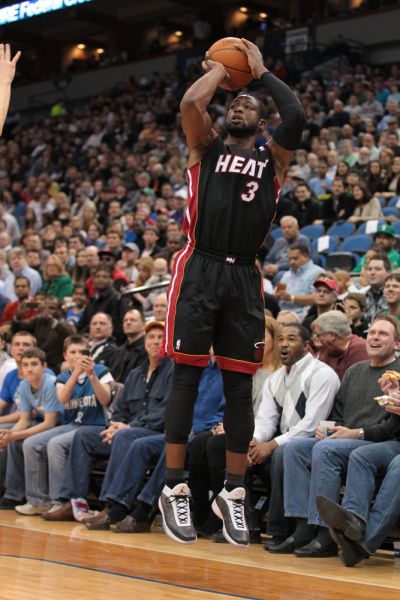 安芬尼·西蒙斯：绿军不可或缺的球星（安芬尼·西蒙斯：绿军不可替代的核心球员）