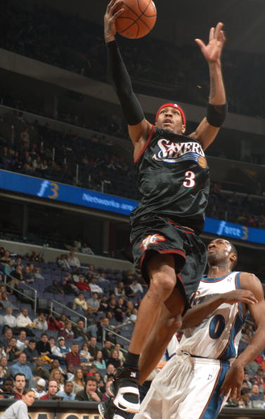 哈登今日凌晨砍下55分，50分+场次追平科比并列历史第三（哈登今晨砍下55分，50+场次追平科比，历史并列第三）