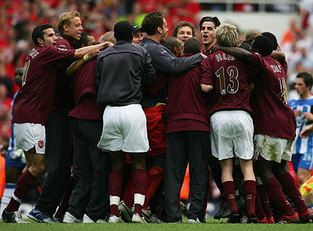 老佛爷祝贺克罗斯获德国骑士十字勋章：曾拥有过你是一种荣幸（弗洛伦蒂诺祝贺克罗斯荣获德国骑士十字勋章：曾拥有你是我们的荣幸）