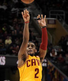 C罗和梅西的真实关系，刷新了球迷的认知（C罗与梅西的关系真相，颠覆球迷想象）