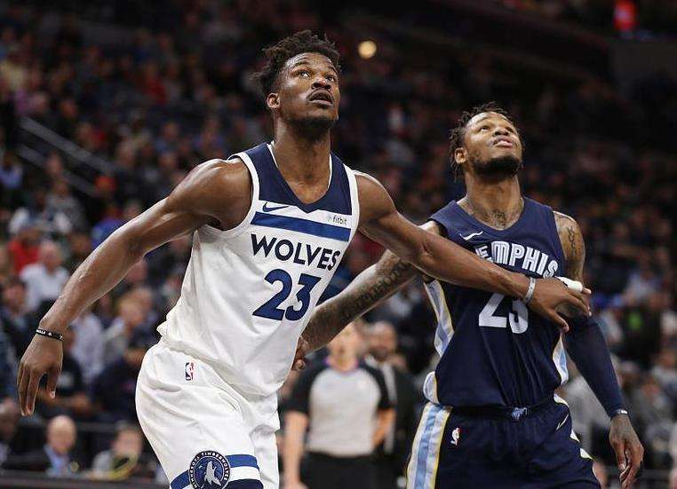 逆袭称王，苏超泰州队获2025微博竞燃之夜年度全民闪耀运动队（黑马封王！苏超泰州队荣膺2025微博竞燃之夜年度全民闪耀运动队）