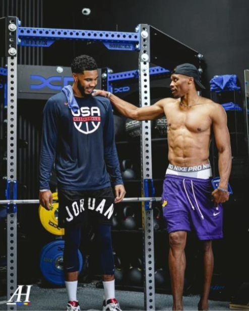 独行侠本场比赛命中率、内线得分和利用失误得分都是赛季新高（独行侠此役投篮命中率、内线得分与失误转换得分均创赛季新高）