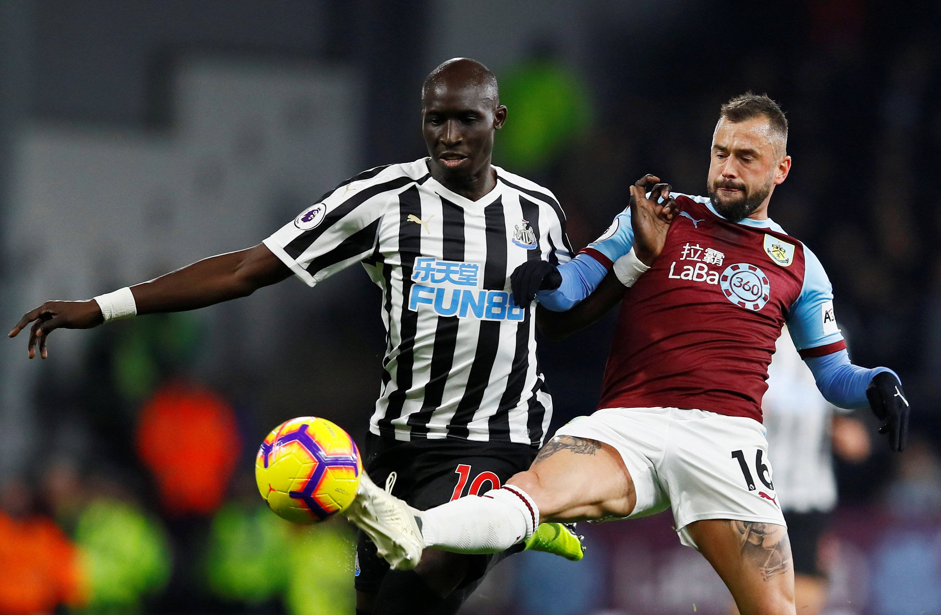 英媒：利物浦准备1.2亿镑+2000万镑报价伊萨克（英媒称：利物浦拟出1.2亿镑加2000万镑报价伊萨克）