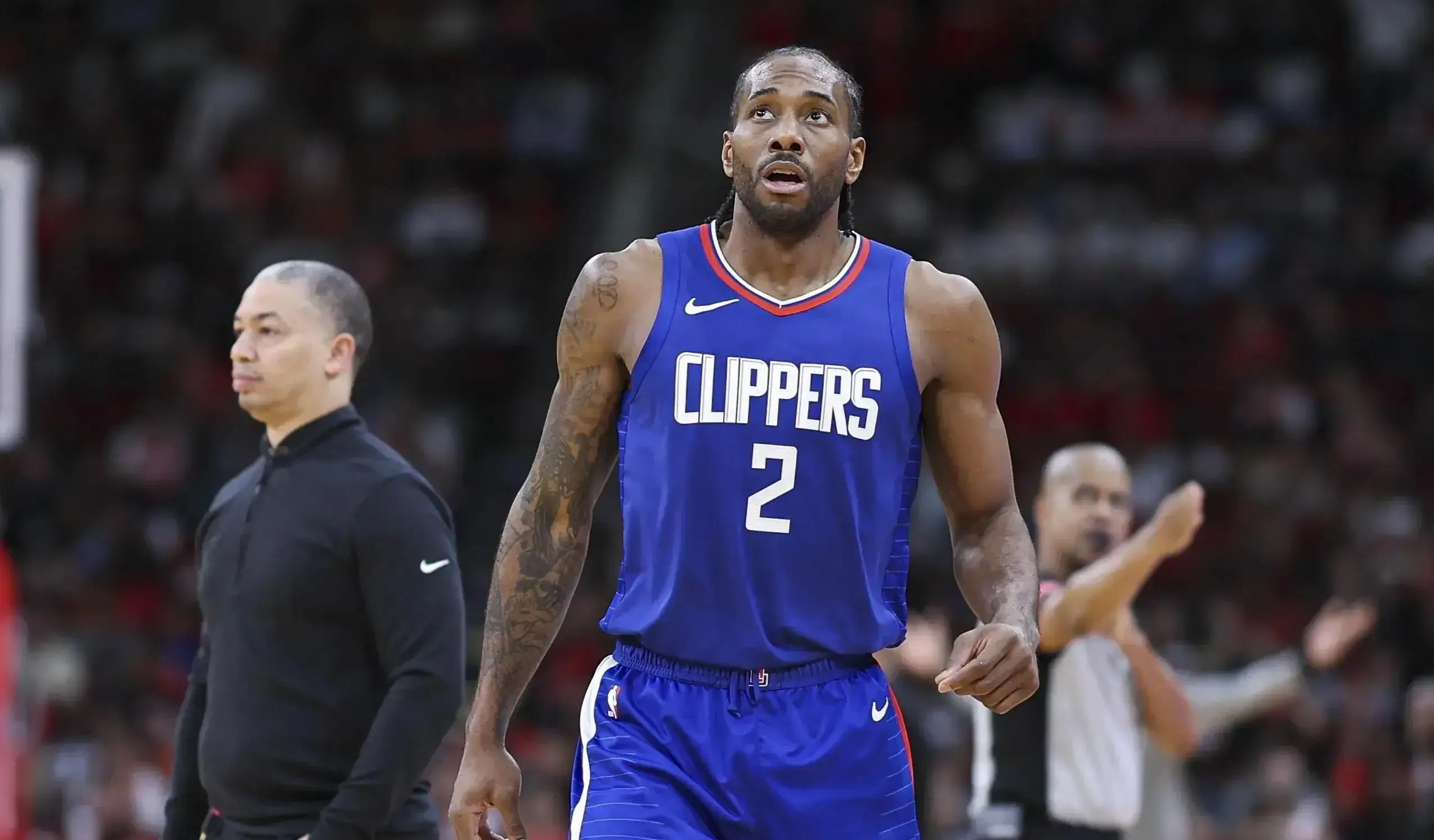 鹈鹕主帅：奎因经受申京考验越战越勇，年轻内线展现大心脏本色（鹈鹕主帅：奎因面对申京挑战愈战愈强，内线新星彰显大心脏特质）