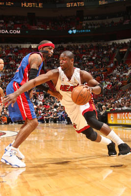 弗利克双喜临门：费尔明和德容回归（弗利克喜迎利好：费尔明与德容复出）