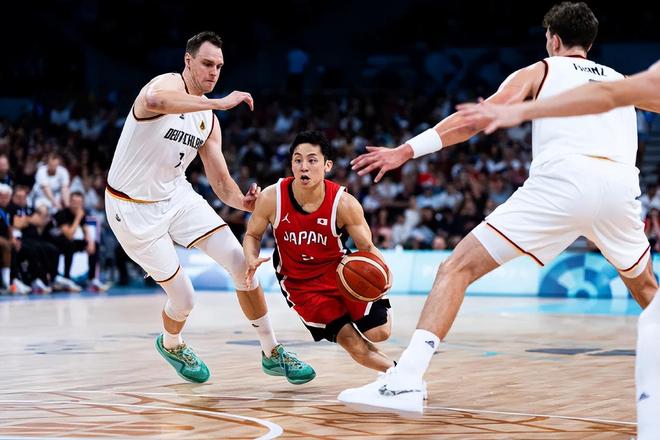 加斯佩里尼：没想到能排名榜首；谈论意甲冠军？我们不谈目标（加斯佩里尼：登顶出乎意料；意甲争冠？暂不设目标）