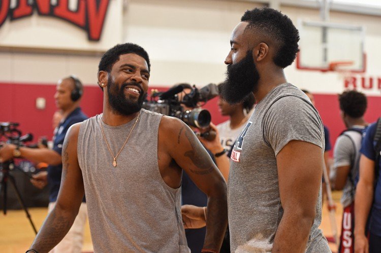 博洛尼亚vs那不勒斯：奥尔索利尼、达林加首发，麦克托米奈、霍伊伦出战（博洛尼亚迎战那不勒斯：奥尔索利尼、达林加进入首发，麦克托米奈与霍伊伦登场）