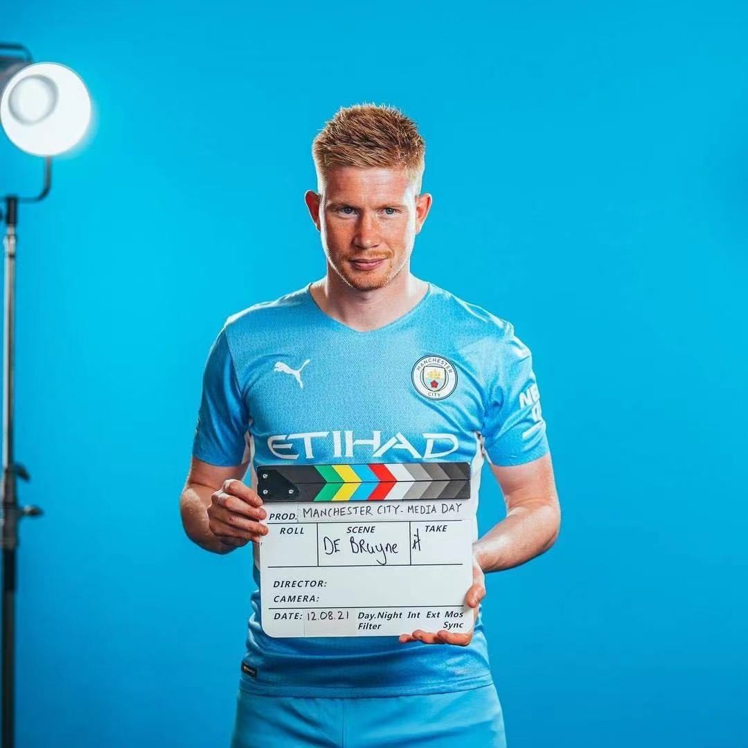 篮球湖人球员训练中展现惊人弹跳（湖人球员训练中上演惊人弹跳）