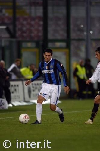 正负值-15最低！亚历山大19中7拿到22分6板4助 三分6中1（亚历山大手感低迷：19投7中拿22分6板4助，三分6投仅1中，正负值-15全场最低）